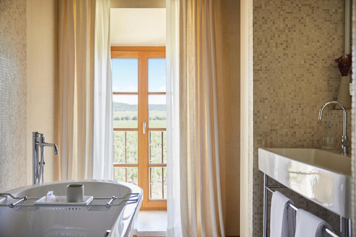 Image 3 of Abadia Retuerta LeDomaine