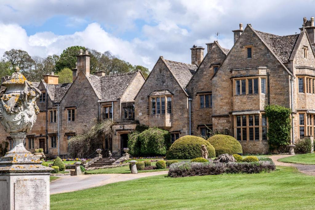 Image 1 of Buckland Manor – A Relais & Chateaux Hotel