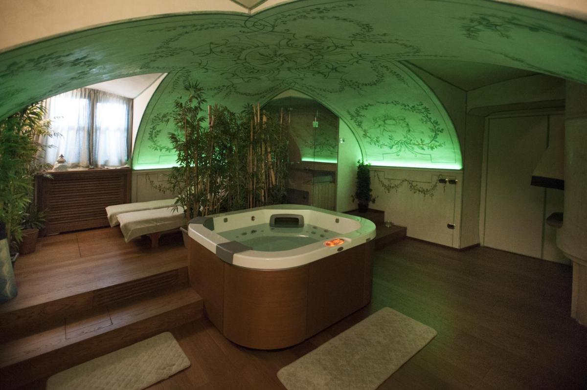 Image 3 of Castello di Guarene