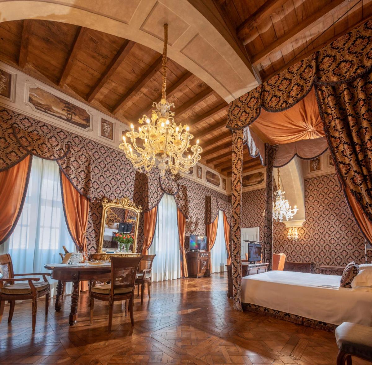 Image 2 of Castello di Guarene