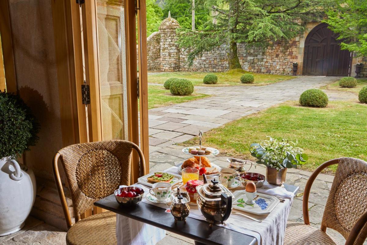 Image 5 of Helguera Palacio Boutique & Antique