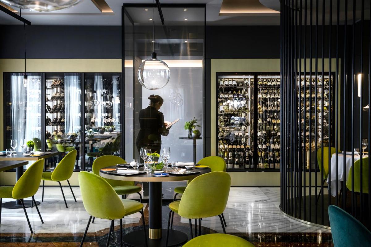 Image 4 of Hotel Plaza e de Russie – Relais & Châteaux