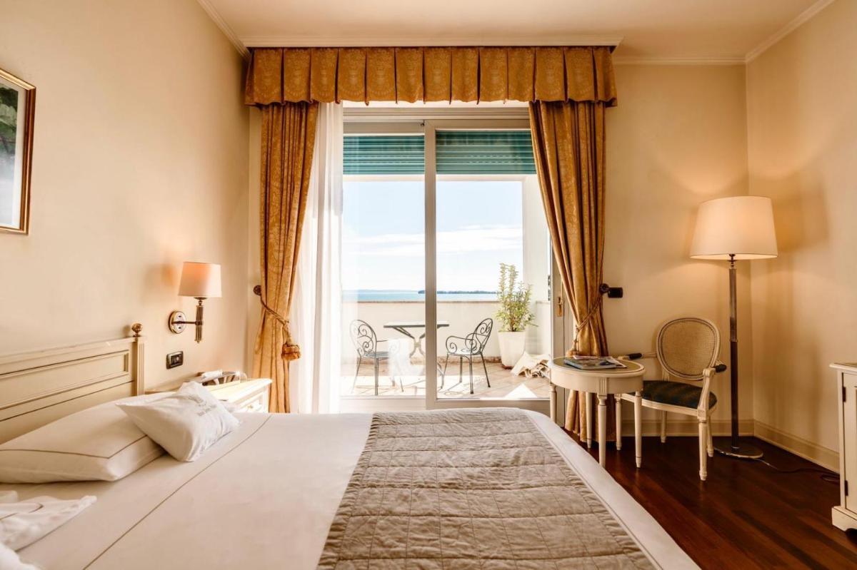 Image 2 of Hotel Savoy Palace