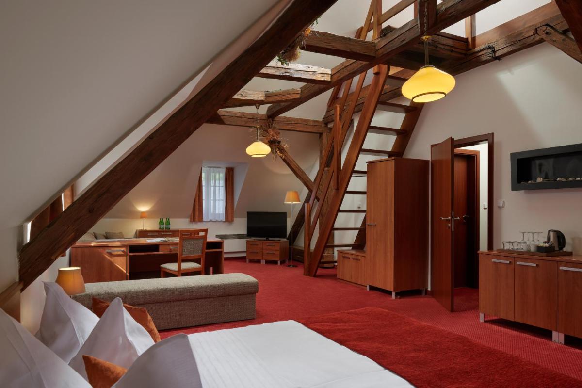 Image 6 of Hotel Singer