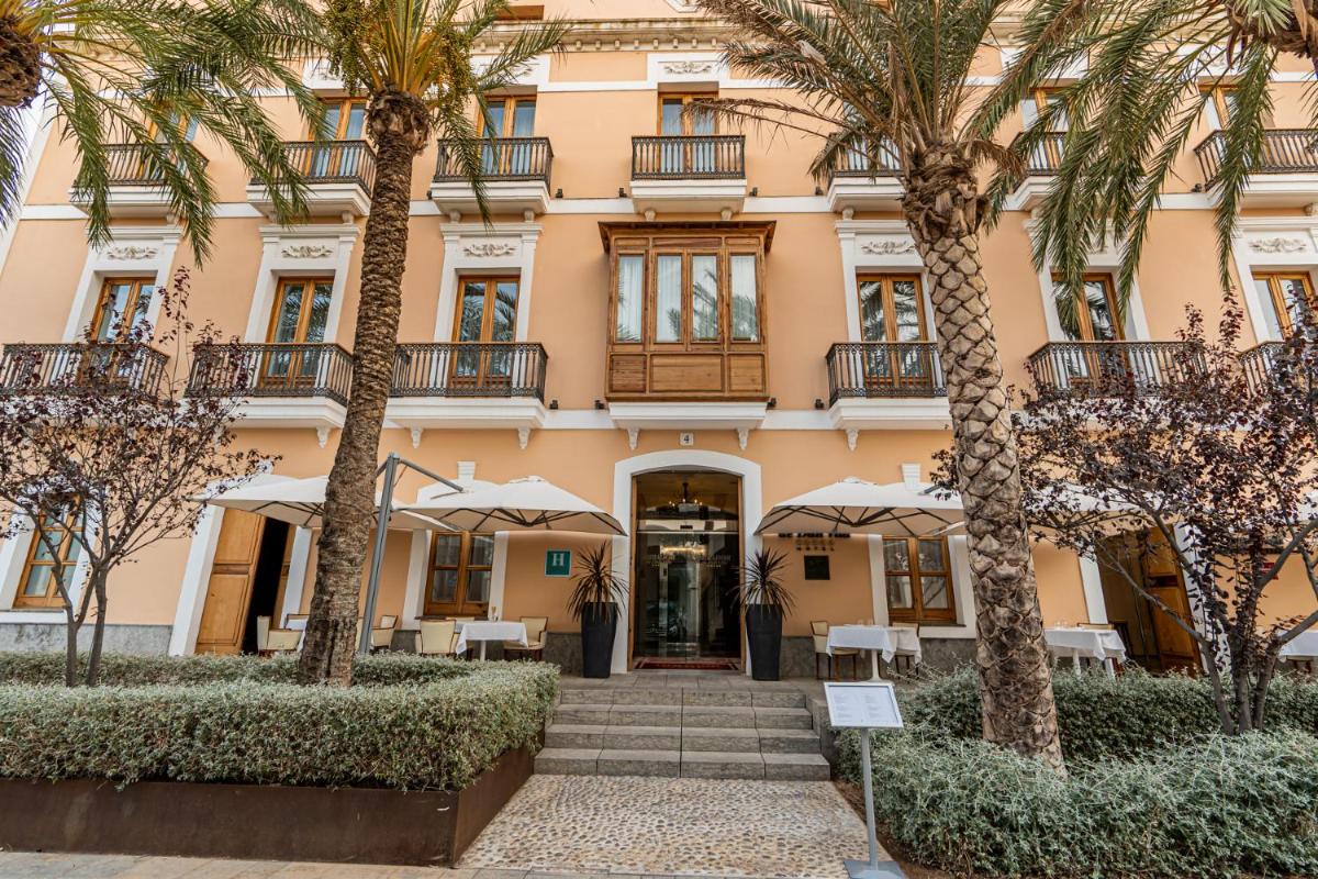 Image 2 of Mirador de Dalt Vila-Relais & Chateaux