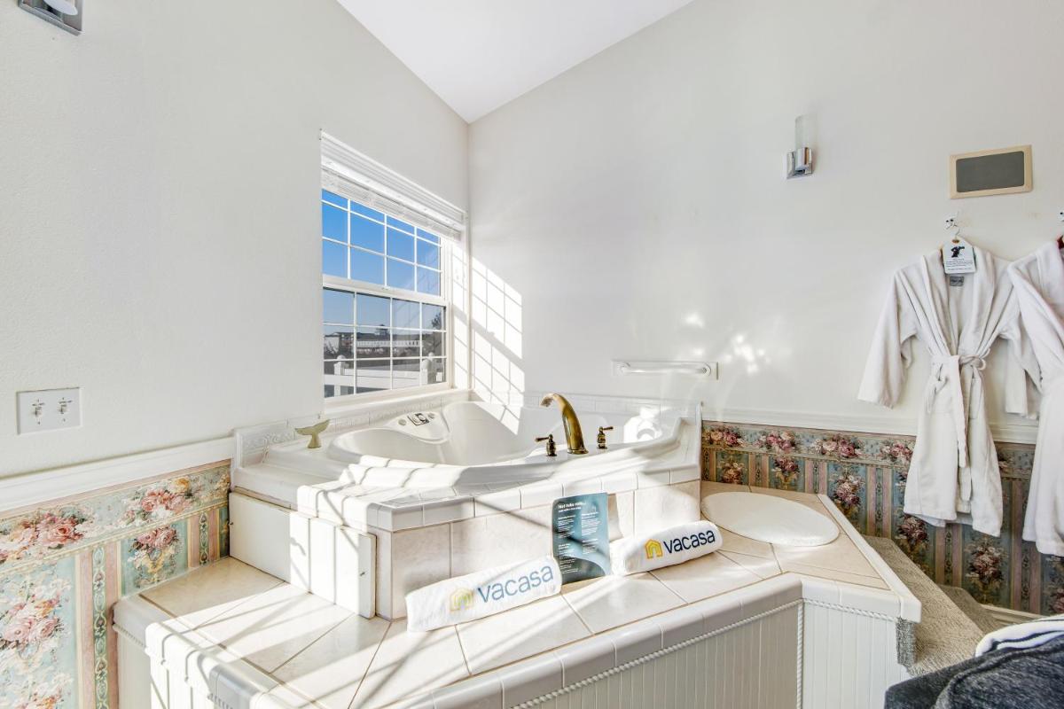 Image 3 of The Charlotte at Judith Ann Inn