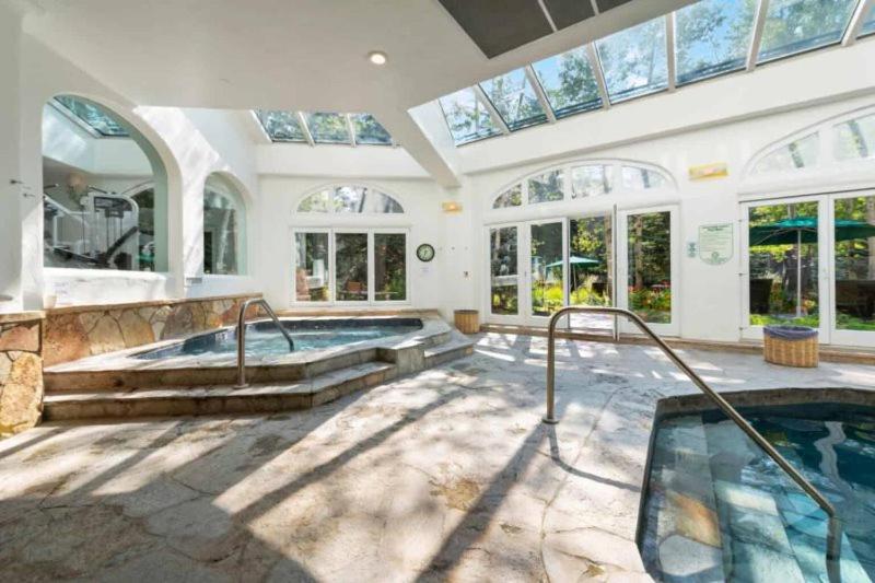 Image 4 of Vail Sonnenalp King Hotel Room