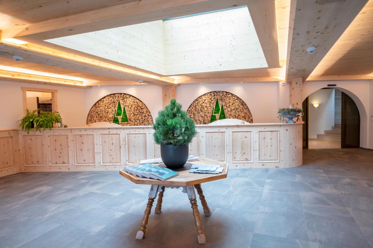 Image 2 of Waldhotel Doldenhorn