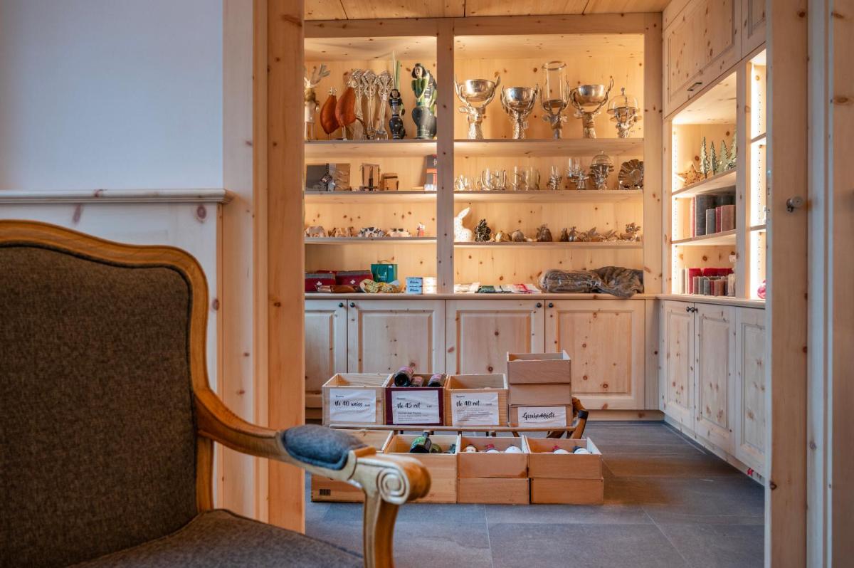 Image 3 of Waldhotel Doldenhorn